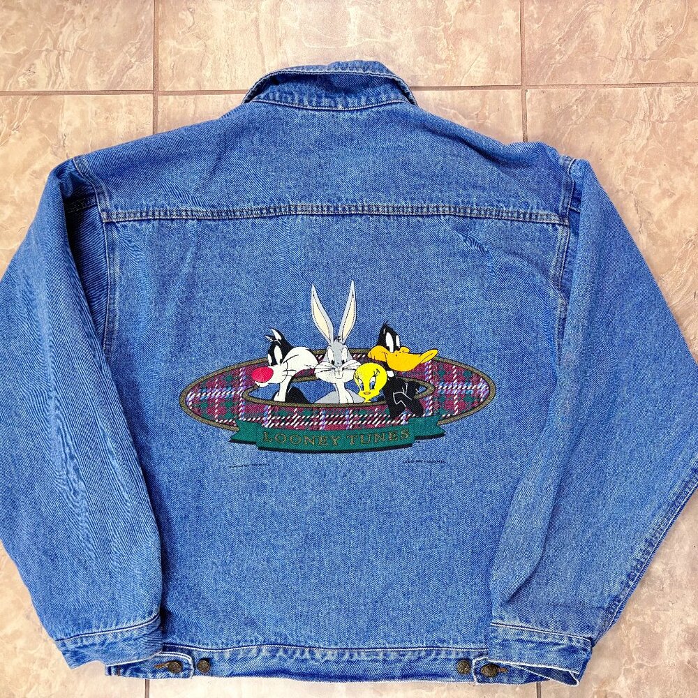 Looney Tunes patch 90s denim jacket sz M Bugs Bunny Daffy Duck